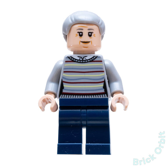 Genuine AUNT MAY (sh721) - Marvel Super Heroes - Used LEGO® Minifigure from set 76178 - 1 - Product Image from Brick Orbit