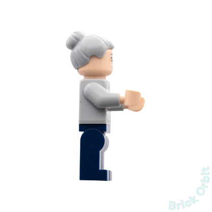 Genuine AUNT MAY (sh721) - Marvel Super Heroes - Used LEGO® Minifigure from set 76178-1 - Product Image from Brick Orbit