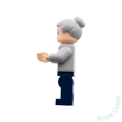Genuine AUNT MAY (sh721) - Marvel Super Heroes - Used LEGO® Minifigure from set 76178-1 - Product Image from Brick Orbit